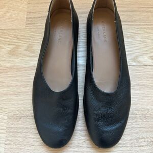 Everlane Black Flats with Rounded Toe and Matte Finish